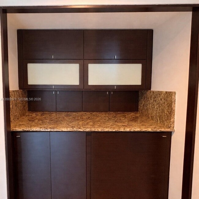 Building Photo - 848 Brickell Key Dr