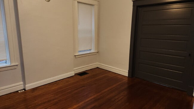 Building Photo - Elegant Two-Bedroom Duplex Retreat in the Heart of St. Louis