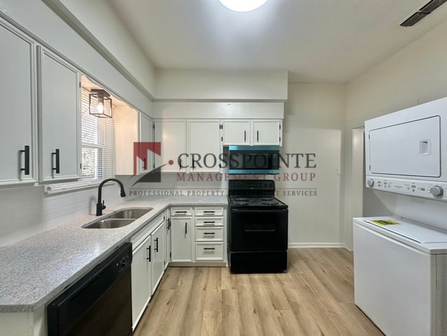 Building Photo - Coming Soon! Remodeled 1 Bedroom 1 Bath in the Heart of Tyler!