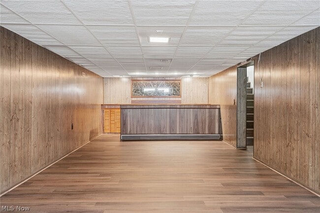 Building Photo - 333 E Ridgewood Dr