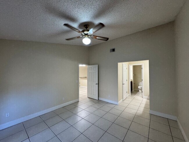 Building Photo - Charming 3 Bedroom, 2 Bathroom Home in Winter Park!!