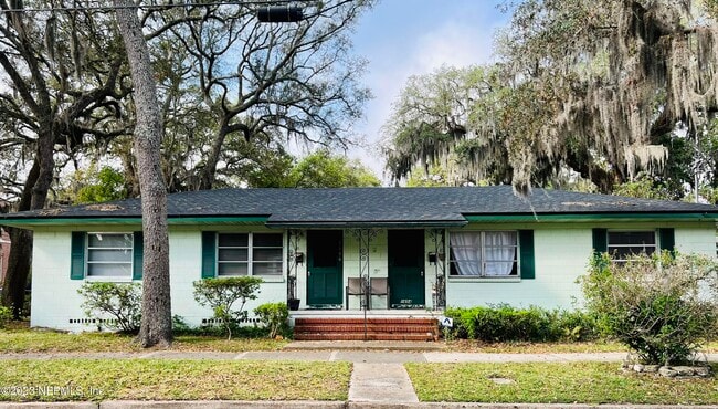 Primary Photo - 1654 Talbot Ave
