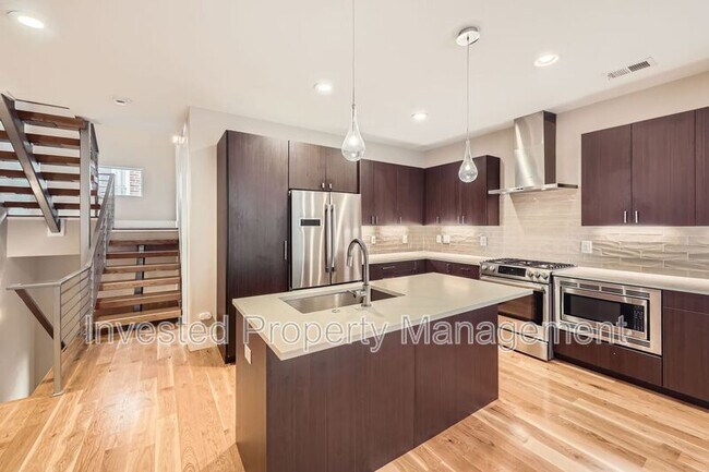Building Photo - 1323 Elati St