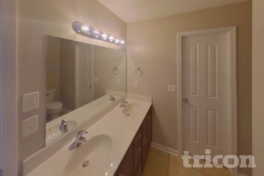 Building Photo - 3310 Perlino Dr