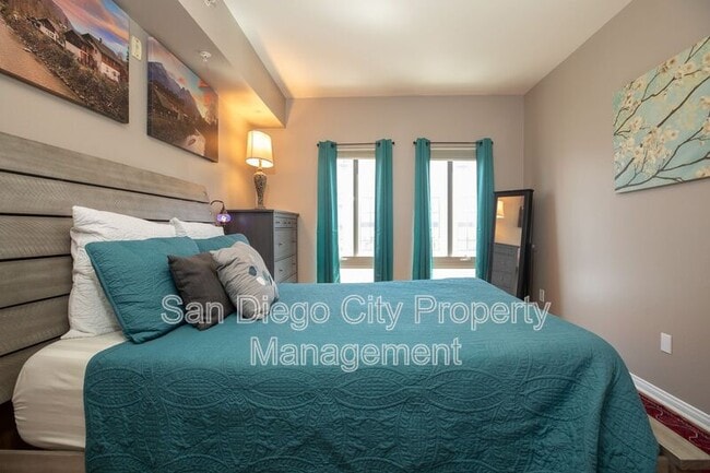 Building Photo - 450 J St