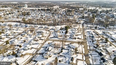 Building Photo - 38 Vine Way