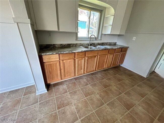 Building Photo - 2634 Apple Ave