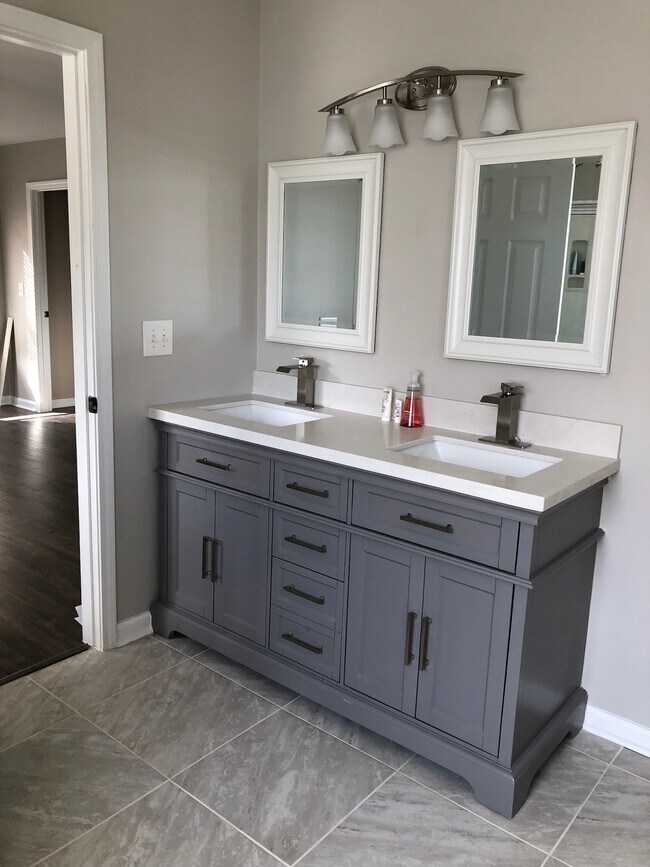 Building Photo - 4034 Remington Oaks Cir