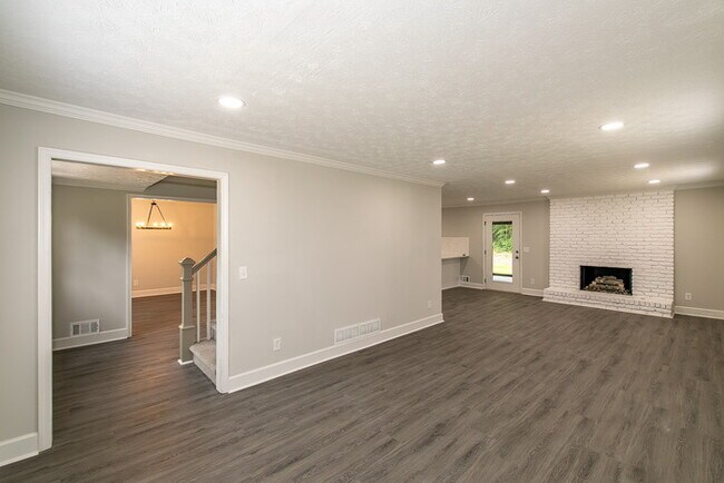 Building Photo - 4143 Meadow Way