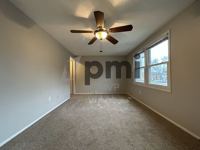 Building Photo - 7490 Stonetrail Way