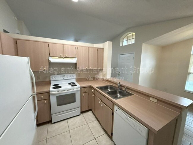 Building Photo - 2362 Harbor Town Dr