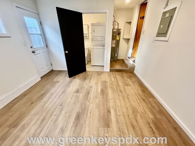 Building Photo - Wow! What a beautiful home! 3 bedrooms, 2 ...