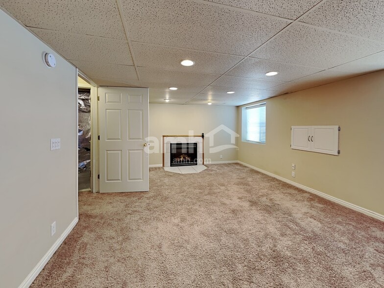 Building Photo - 4342 S Jocelyn Way