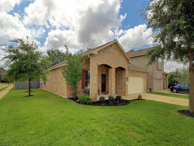 Building Photo - 300 Steer Acres Ct