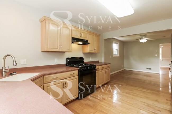 Building Photo - The Lifestyle You Deserve.