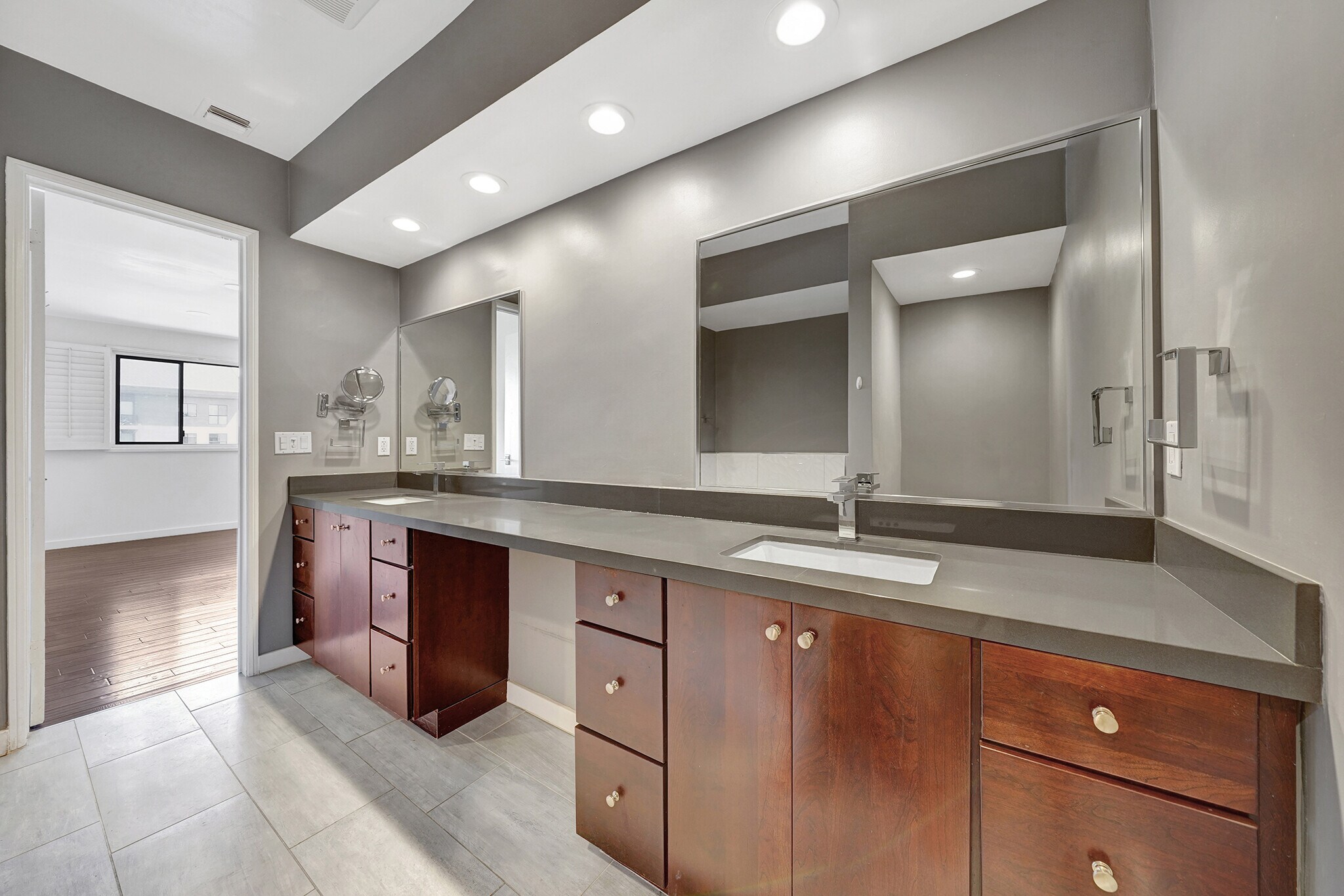 Building Photo - 8871 Burton Way