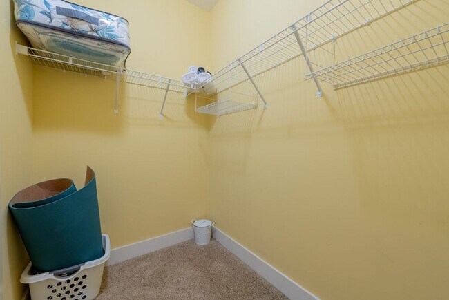 Building Photo - Fully Furnished Jax Beach Townhome