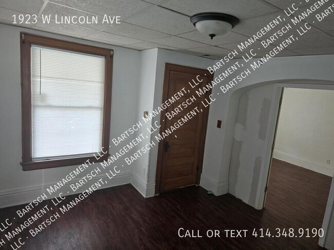 Building Photo - 1923 W Lincoln Ave