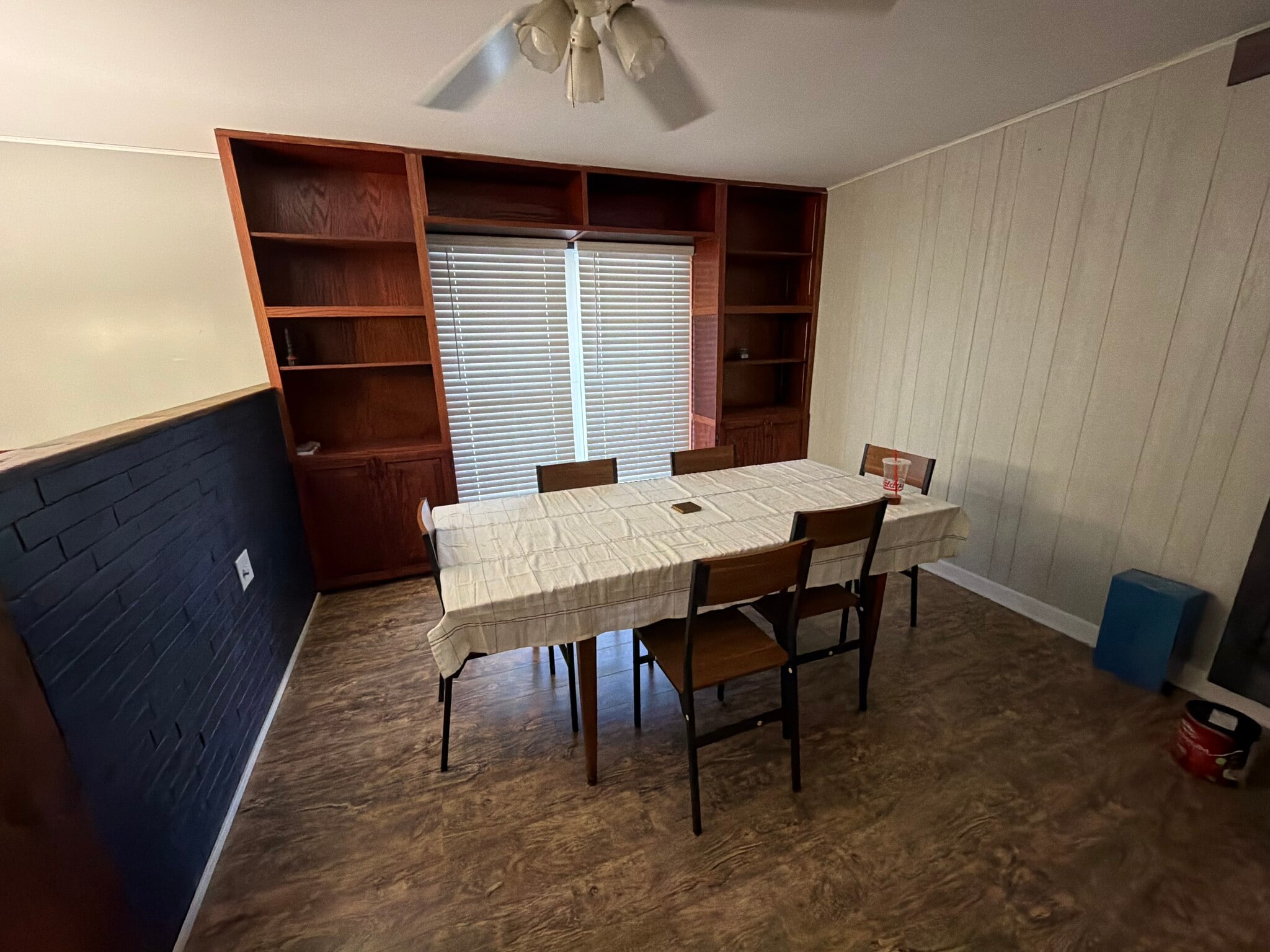 Building Photo - 904 Fairoaks Dr