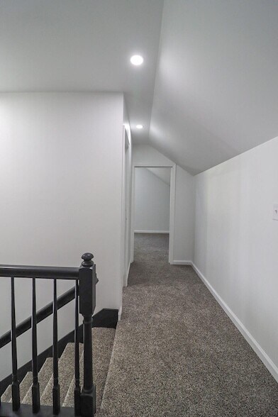 Building Photo - 1080 West Side Dr