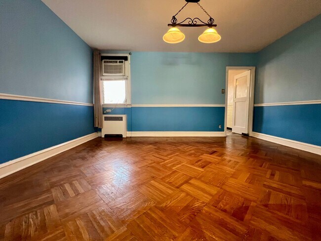 Building Photo - 3333 Chippendale St