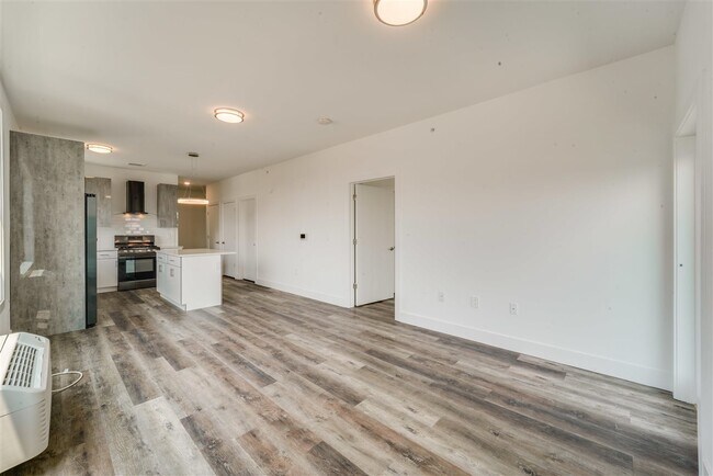 Building Photo - 400 69th St
