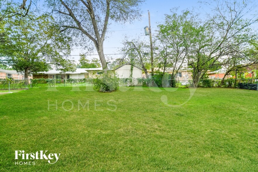 Building Photo - 1020 Mary Dr