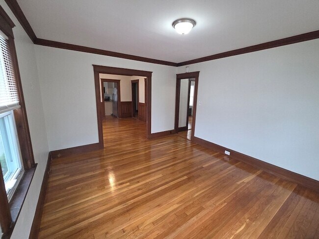 Building Photo - 32 Boutwell St