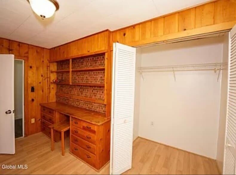 Building Photo - 1508 Tibbits Ave