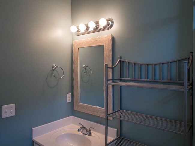 Building Photo - 38 Summer Meadow Rd