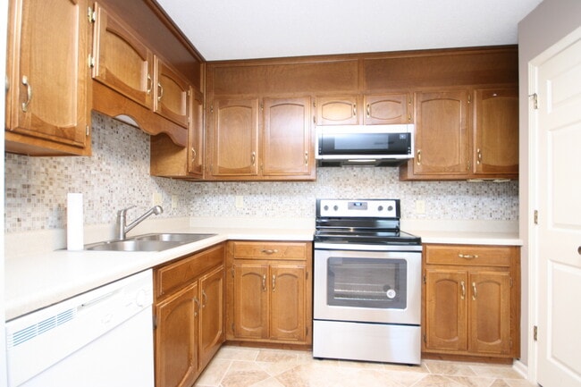 Building Photo - 15125 Balsam Dr SE