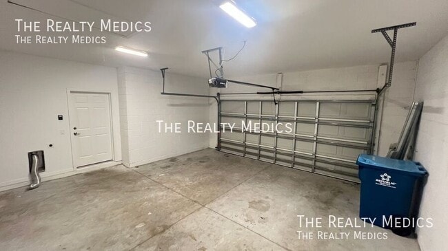 Building Photo - 270 Winfall Ave SW