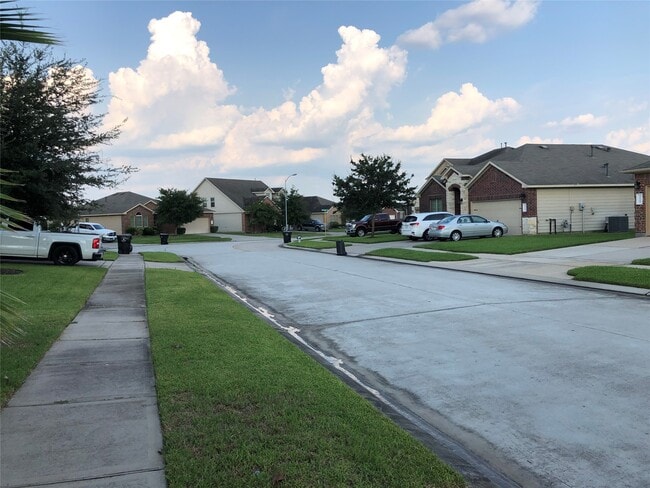 Building Photo - 25311 Saddlebrook Ranch Dr