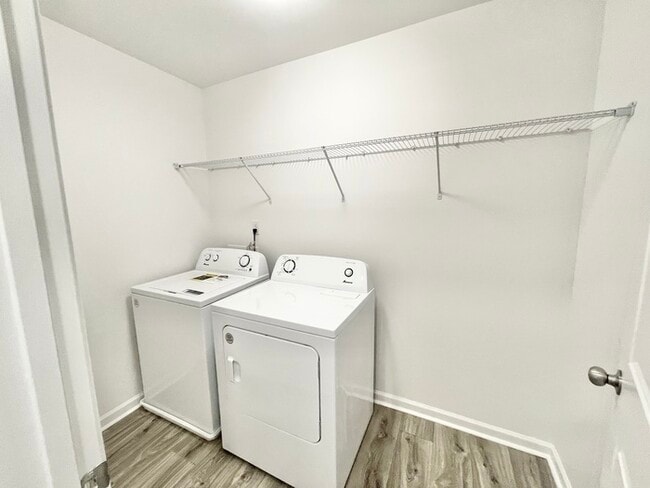 Building Photo - Don't miss out! Paired Home minutes from I-77 and I-40 Tour today!