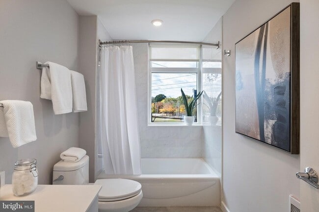 Building Photo - 3449 Scotts Ln