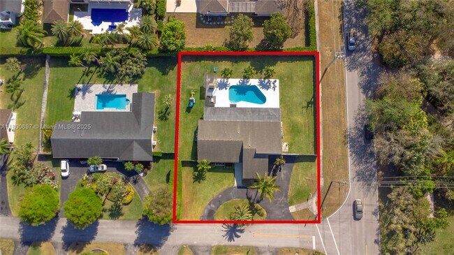 Building Photo - 13561 SW 98th Pl