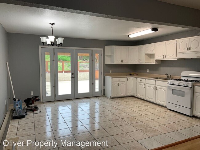 Primary Photo - 3 br, 1 bath House - 19 A Miller Rd