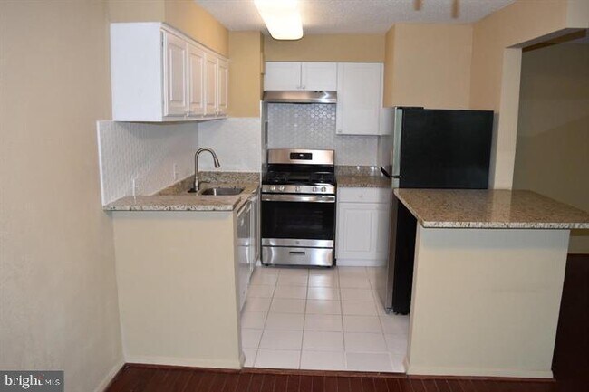 Building Photo - 4 S Van Dorn St