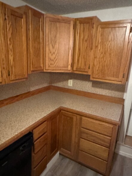 Building Photo - 1608 E Jasper St