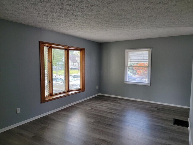 Building Photo - 1358 Pauline Ave