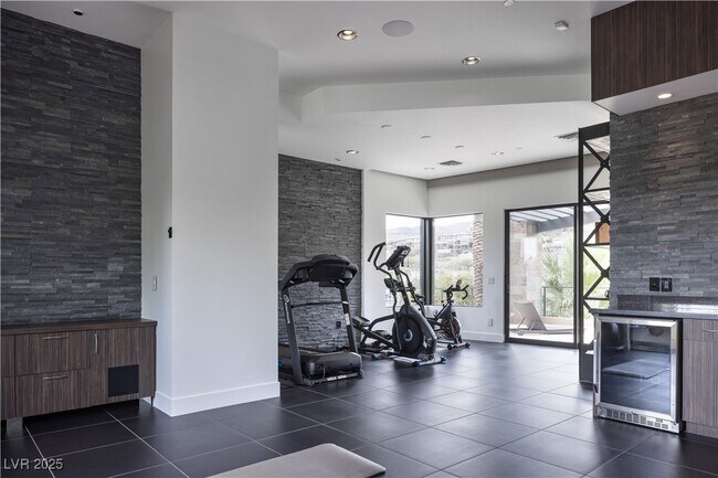 Building Photo - 1501 Foothills Village Dr