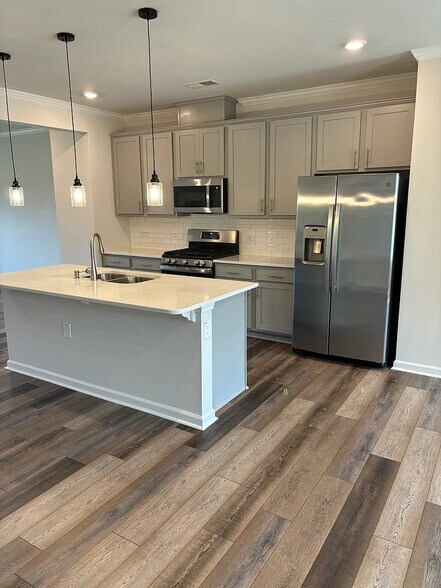 Building Photo - Room in Townhome on Kaya Ct