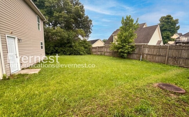 Building Photo - Charming Home with Spacious Garage & Modern Amenities / 3 beds 2 baths / Garage attached / Availa...