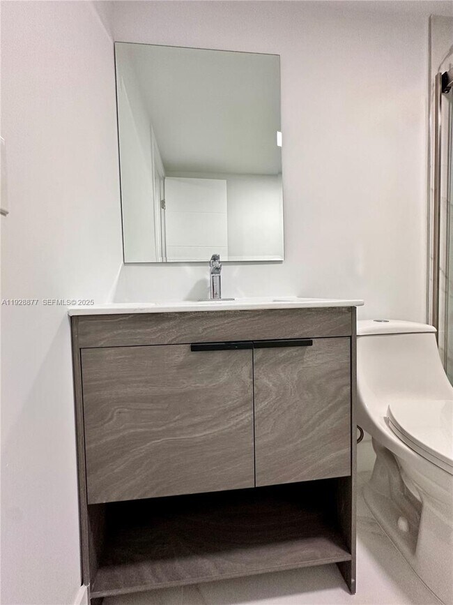 Building Photo - 1629 SW 3rd St