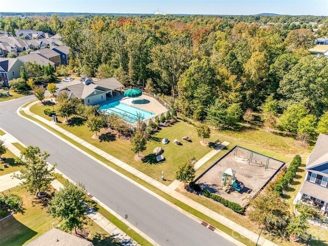 Building Photo - 1412 Bramblewood Dr