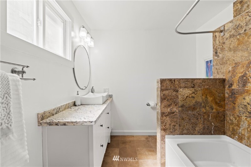 Building Photo - 8129 9th Ave SW