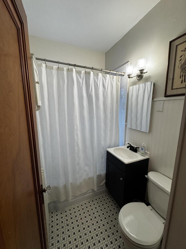 Building Photo - 3667 E Layton Ave