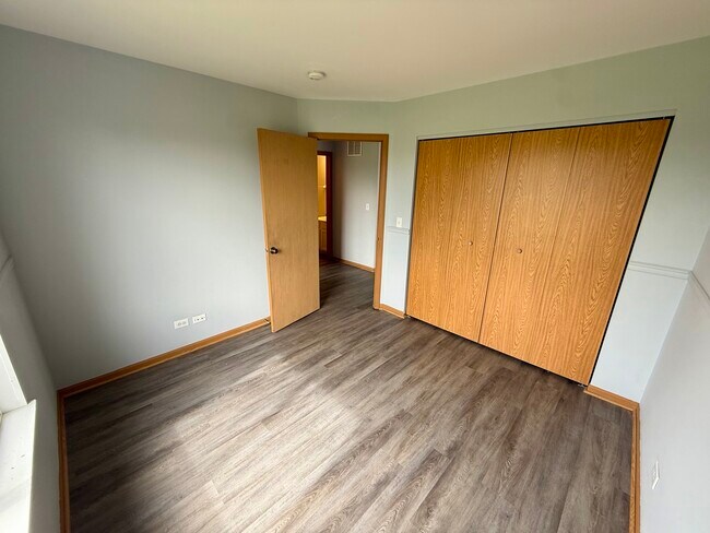 Building Photo - 2208 Rebecca Cir