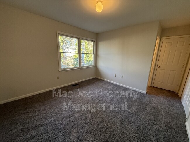 Building Photo - 200 Farrell Ln