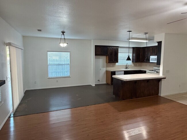 Building Photo - 1339 Vine St